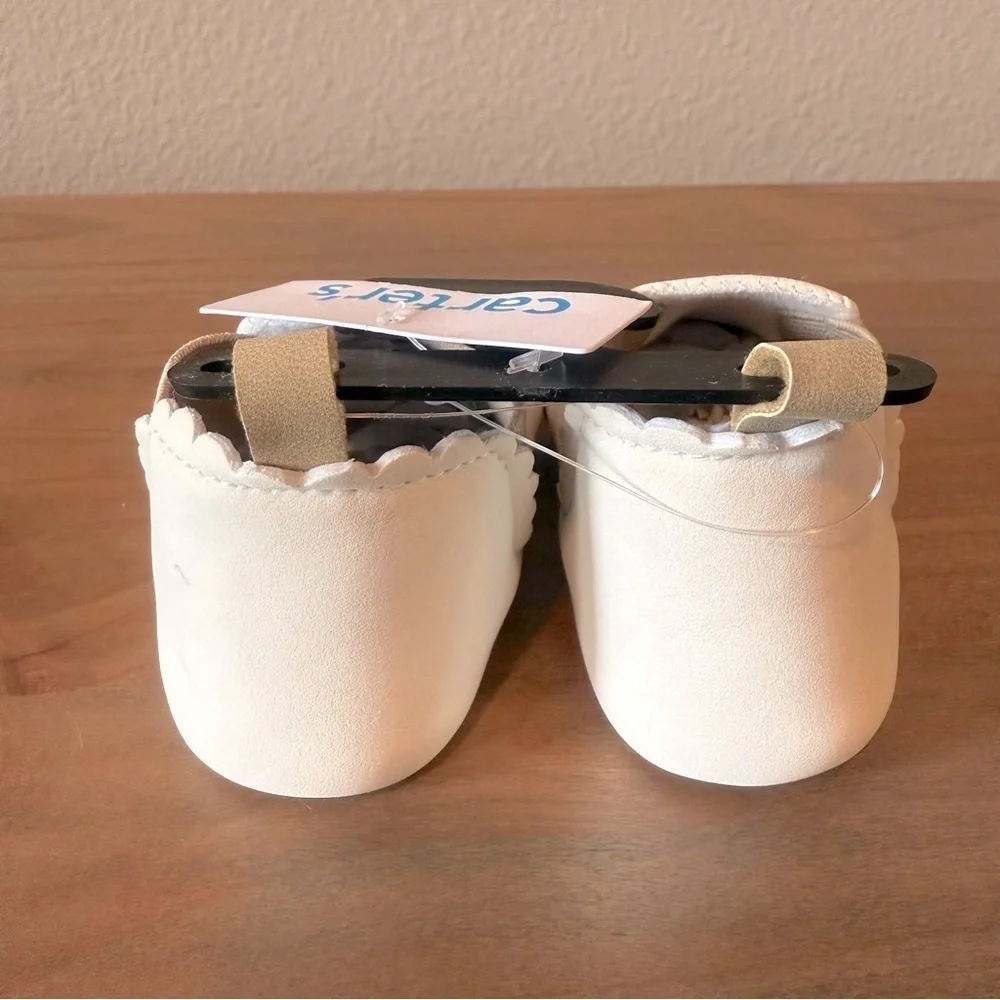NWT Carters infant cream/ tan faux leather soft shoes size 0-3 months